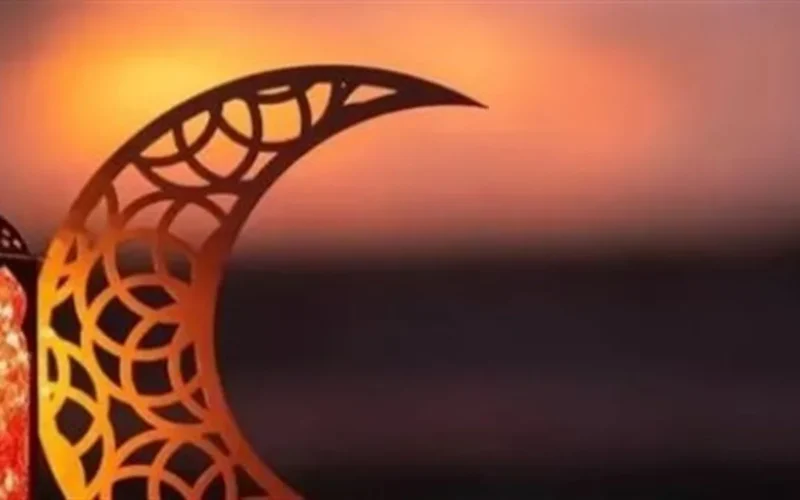 ما هو فارق التوقيت بين مصر والسعودية وموعد الليالي الوترية المتبقية من رمضان؟